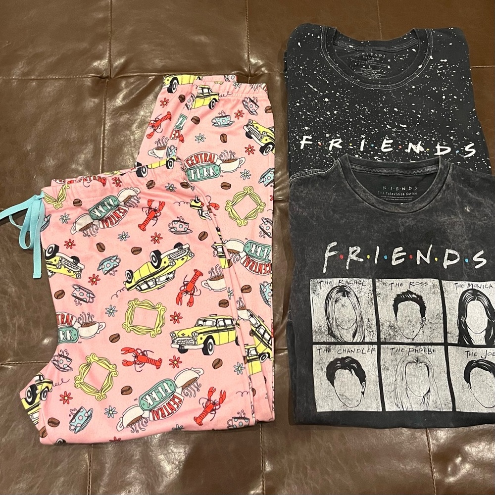 Friends TV Show T-shirt and pajama bundle